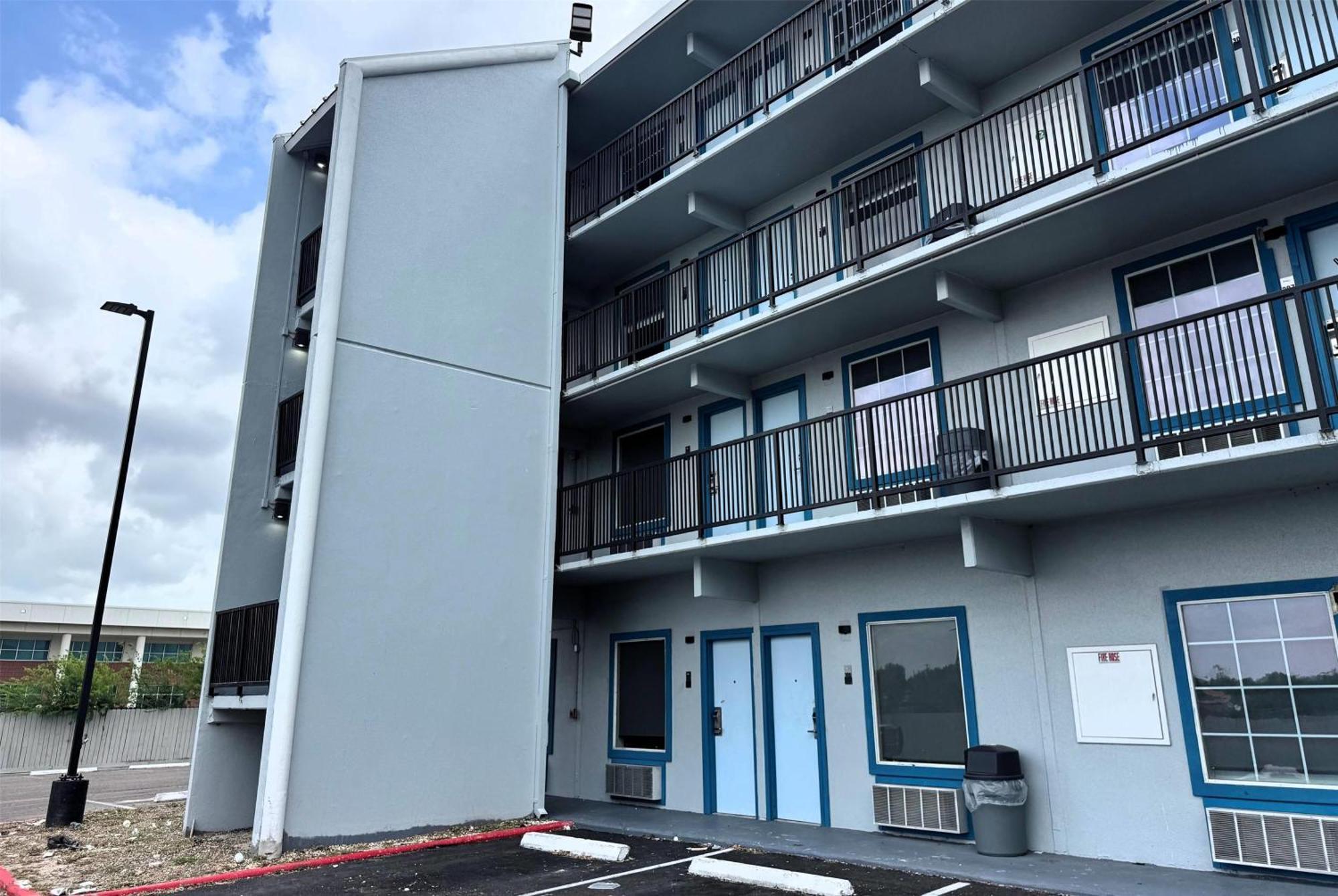 Отель Super 8 By Wyndham Corpus Christi Airport Экстерьер фото